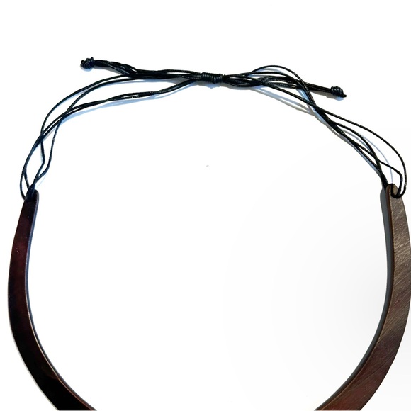 Hawaii Handmade Checkered Shiny Shell Round Pendant Necklace Wood Chain Brown - Picture 4 of 12